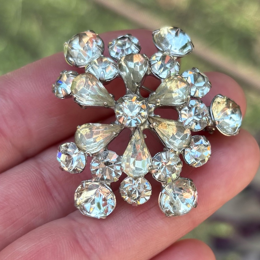 Vintage Atomic Starburst Rhinestone Brooch!